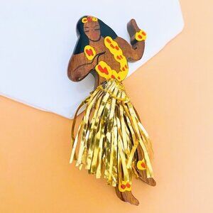 Vintage Hawaii Souvenir Hula Girl Koa Wood Brooch
